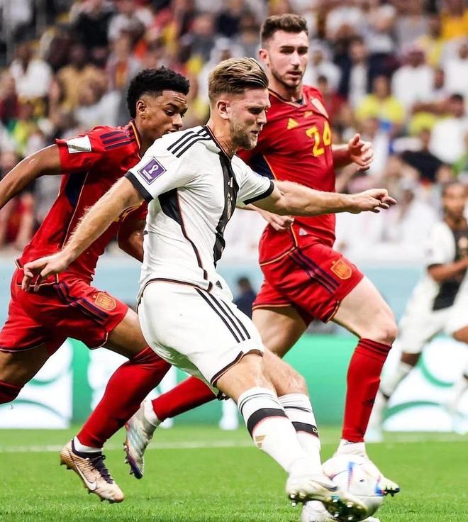 伊恩-赖特：媒体批评贝林会持续到世界杯，因为他们要制造争议（伊恩-赖特：媒体为制造争议将持续批评贝林至世界杯）