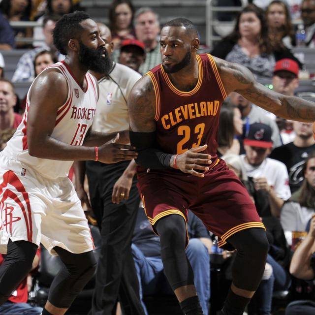 刷新得分生涯之夜！乔治20中12得到39分6篮板8助攻（乔治高光之夜：20投12中轰下39分、6篮板、8助攻）