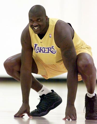 欧冠赛场精彩瞬间：皇马主场2-0取胜,（欧冠高光回顾：皇马主场2-0告捷）