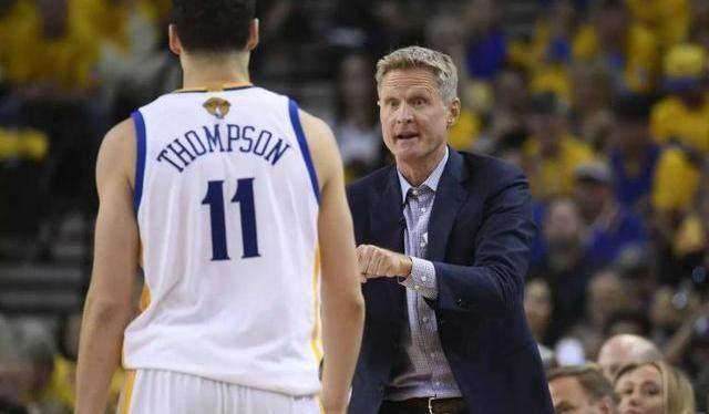 一战跌两名！湖人不敌马刺后从西部第二掉落至西部第四（湖人不敌马刺后排名连降两位：由西部第2滑至第4）