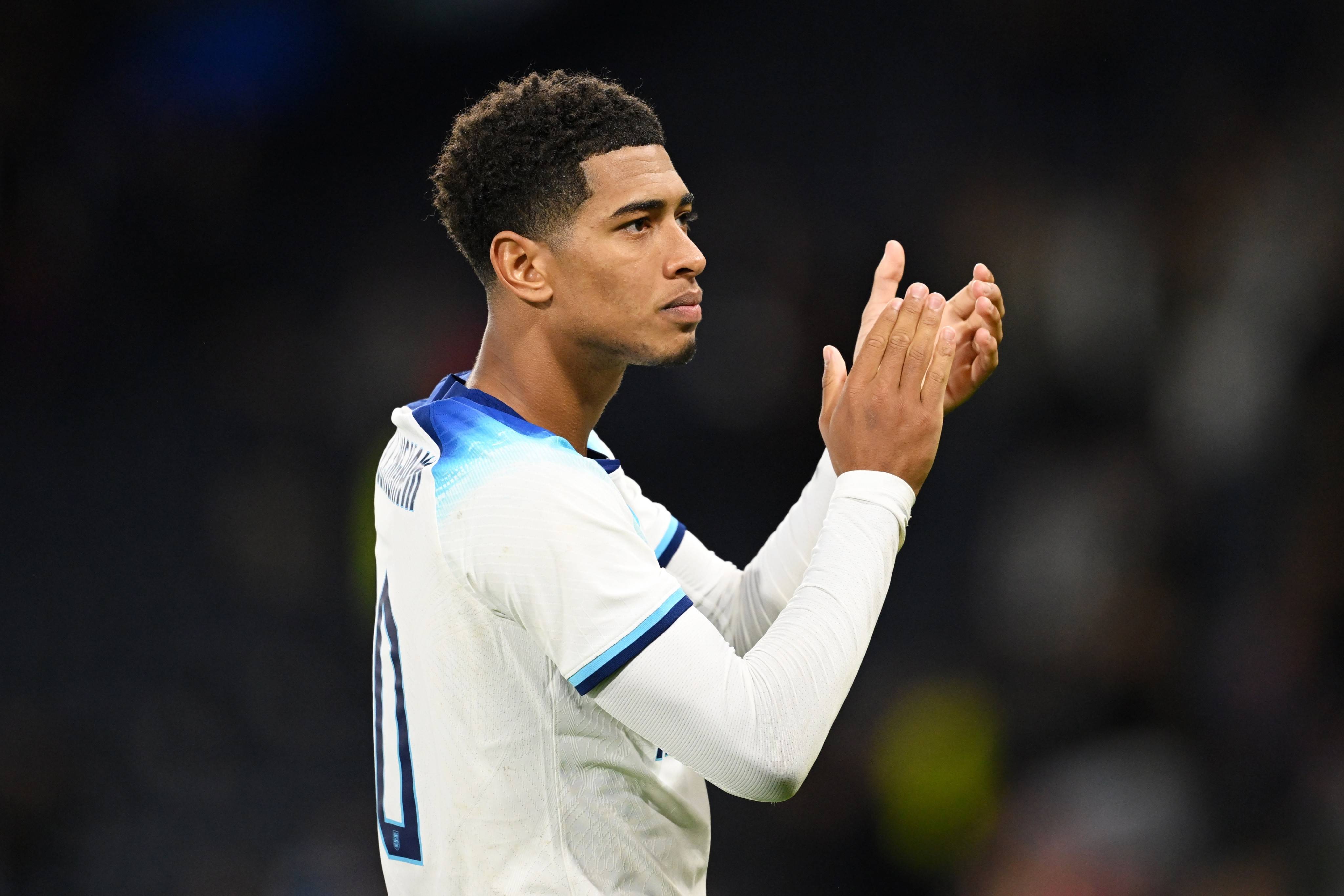 外线神准！齐麟5记三分球拿下19分4板2助1帽（外线火力全开！齐麟命中5记三分轰下19分4板2助1帽）