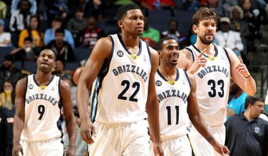 本泽马：不想踢世界杯是假话；齐祖若执教法国我祝他一切顺利（本泽马辟谣不想踢世界杯；祝福齐达内若执教法国队）