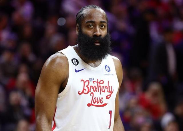 带队深陷降级区，队报：南特主帅卡斯特罗已被解雇（战绩低迷深陷降级泥潭，《队报》称南特解除了主帅卡斯特罗的职务）