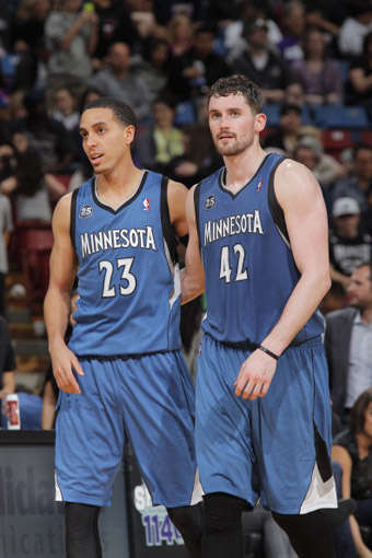 雷迪克：斯玛特是每日观察状态，希望能出战NBA杯1／4决赛（雷迪克：斯玛特目前处于每日评估状态，有望出战NBA杯四分之一决赛）