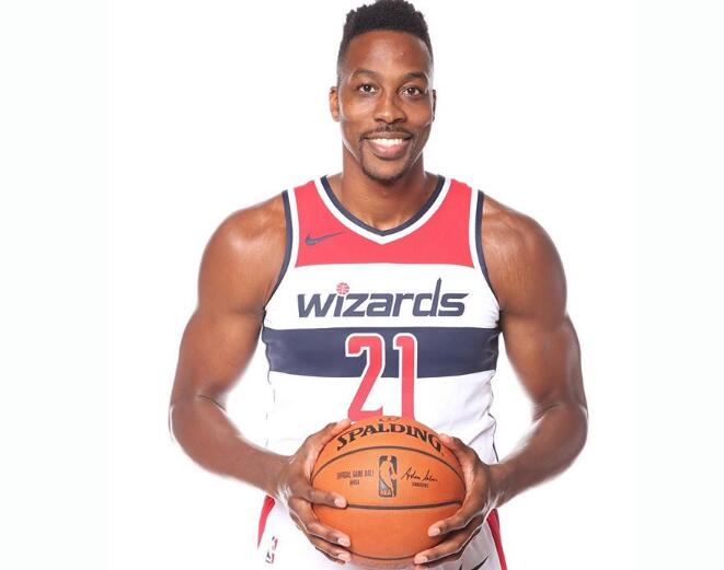 龙塞罗：巴萨这么多年都在演同样剧本，他们给裁判的钱还太少（龙塞罗：巴萨多年如出一辙，连给裁判的钱都嫌少）