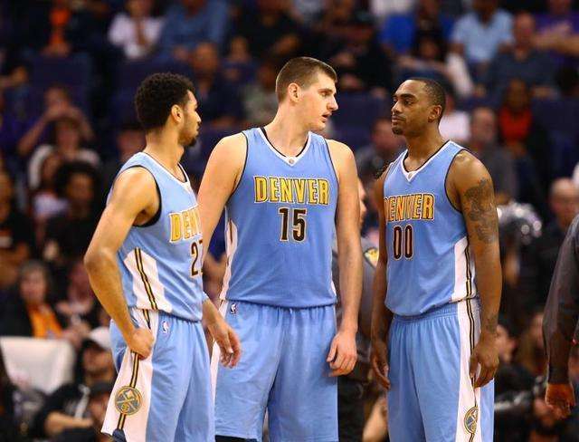 卡利亚里主帅：我在球员时代盯防过C罗，那真是令人激动（卡利亚里主帅回忆球员时期：曾盯防C罗，对决令人兴奋）