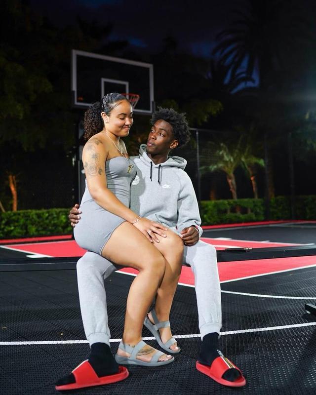 李金羽：中国足球前一段已经掉冰窟窿里了，目前处于恢复期（李金羽：此前中国足球跌入低谷，如今正处于恢复阶段）