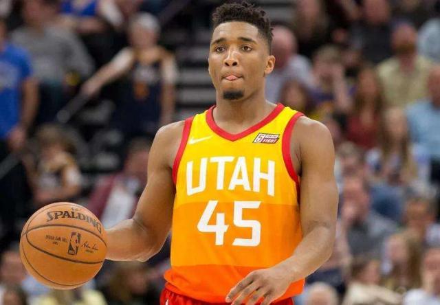 里程碑，国安后卫何宇鹏已在中超出战100场（中超百场！国安后卫何宇鹏达成里程碑）