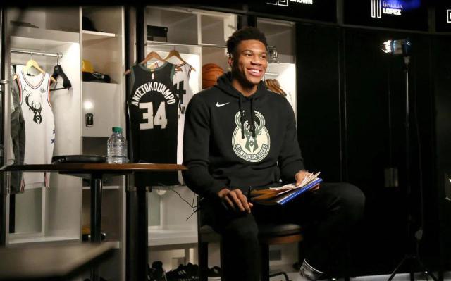 TA：孔帕尼相较图赫尔谦逊很多，不会对高层、球员评头论足（TA：与图赫尔相比，孔帕尼更为谦逊，不对高层和球员妄加评论）