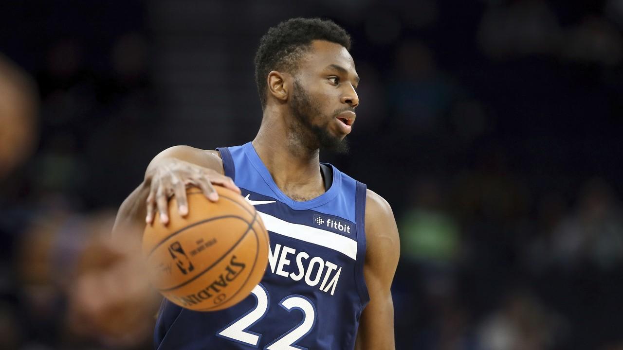 康宁汉姆前两场比赛均错失良机，本场命中关键中投率队取胜（前两战机会频失，康宁汉姆此役命中致胜中投率队获胜）