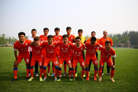 中超战报：阿奇姆彭破门，恩里克扳平，河南1-1云南玉昆（中超速递：阿奇姆彭先拔头筹、恩里克追平，河南与云南玉昆1-1握手言和）