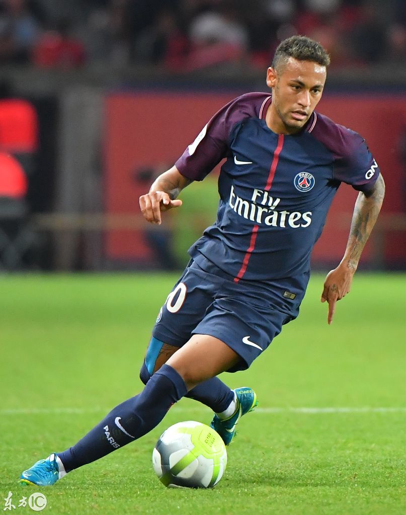 情绪对抗激烈的比赛背后的裁判智慧（赛场情绪风暴中的裁判智慧）